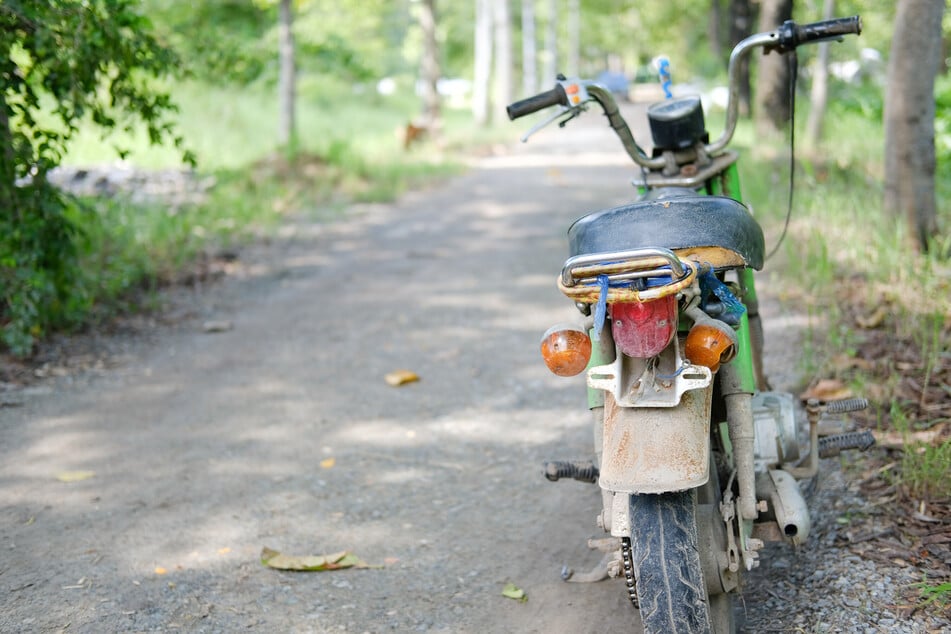 Das Moped des 17-Jährigen war nicht mal pflichtversichert. (Symbolfoto)