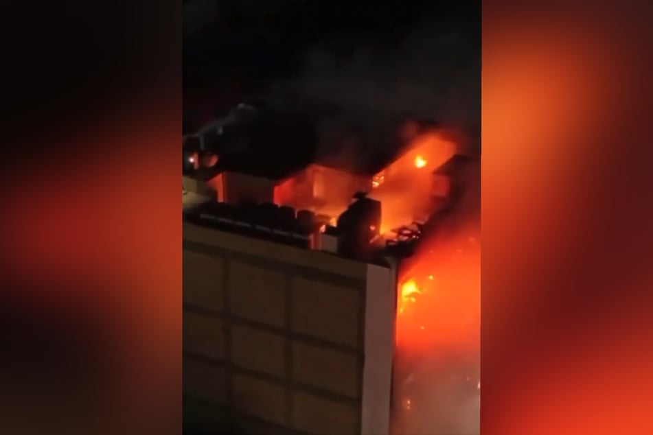Das irakische Einkaufszentrum stand in der Nacht auf Donnerstag lichterloh in Flammen.