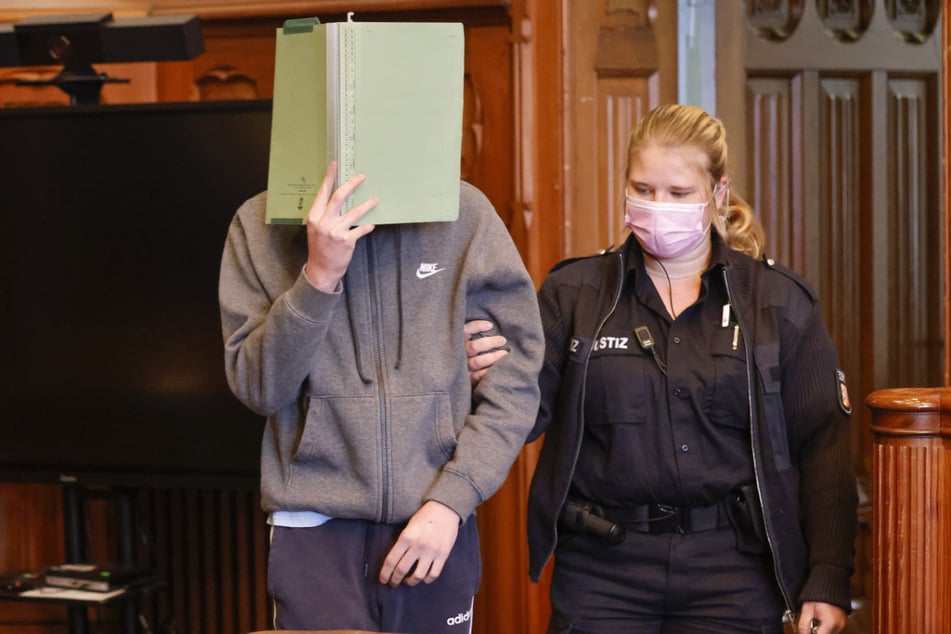Der 20-Jährige steht vermutlich bis in den November vor Gericht.