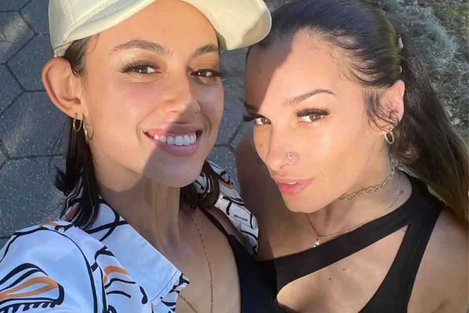 Instagram-Selfie: Bri Reyes (27, l.) mit ihrer Freundin Lo Reyes (29).
