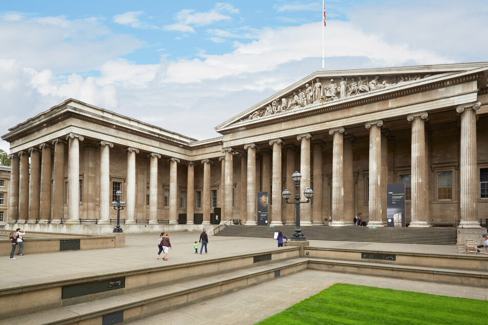 Jetzt liegt der Schatz im ehrwürdigen British Museum. Dort wollen Experten die Münzen näher untersuchen.