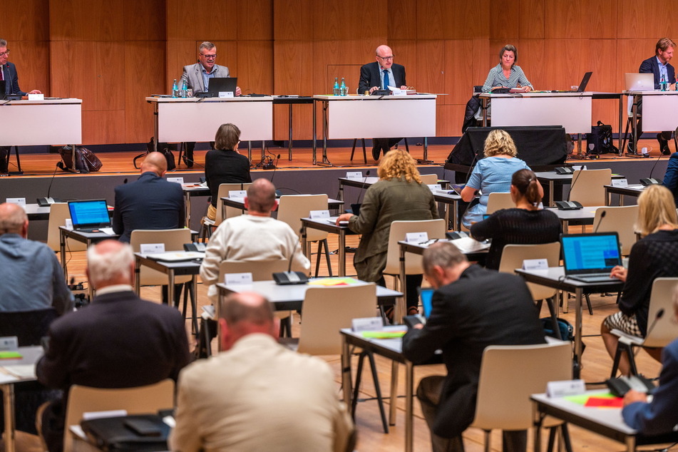 Zweimal flog das Thema "Mietvertrag Gesundheitsamt" von der Tagesordnung. Der Stadtrat beauftragte die Stadt, in Nachverhandlungen mit dem Vermieter zu gehen.