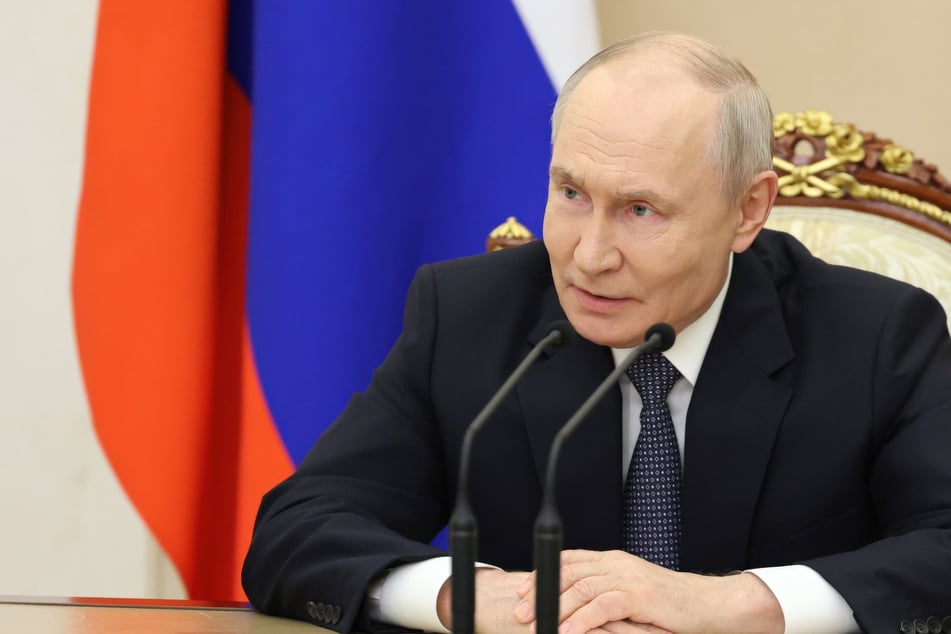 Russlands Präsident Wladimir Putin (73) droht mit Angriffen auf "feindliche" Handelsschiffe.