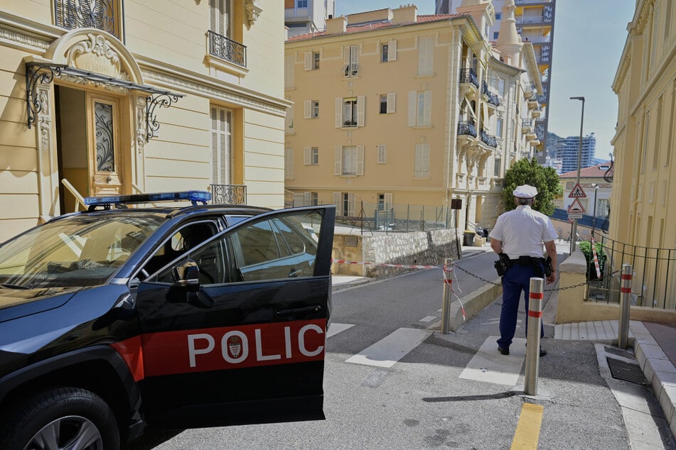 Eine Frau, die einer Sprengstofftat in Monaco beschuldigt wird, ist tot in der Ukraine gefunden worden.