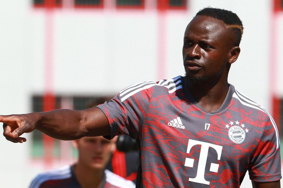 Sadio Mané (30) tritt beim FC Bayern in große Fußstapfen.