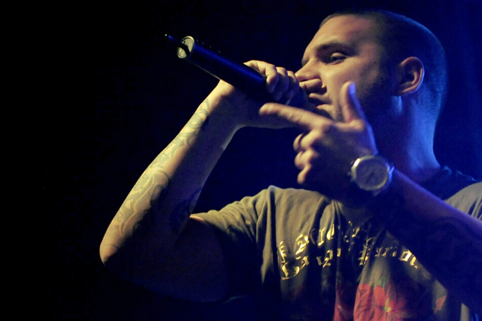 Berliner Rüpel-Rapper Fler schweigt vor Gericht!