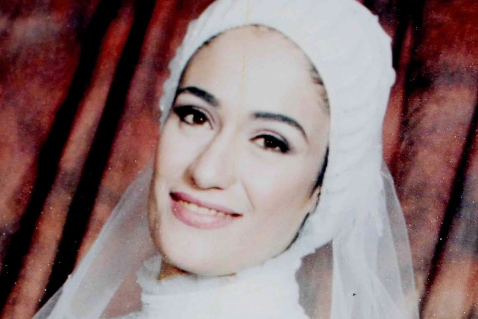 Marwa El-Sherbini wurde nur 31 Jahre alt. Sie hinterlässt einen trauernden Ehemann und den gemeinsamen Sohn, der zum Tatzeitpunkt erst drei Jahre alt war.