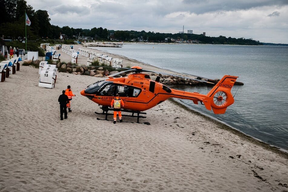 Am Samstag wurde das Seebrückenschwimmen in der Lübecker Bucht abgebrochen. Auch ein Rettungshubschrauber war im Einsatz.