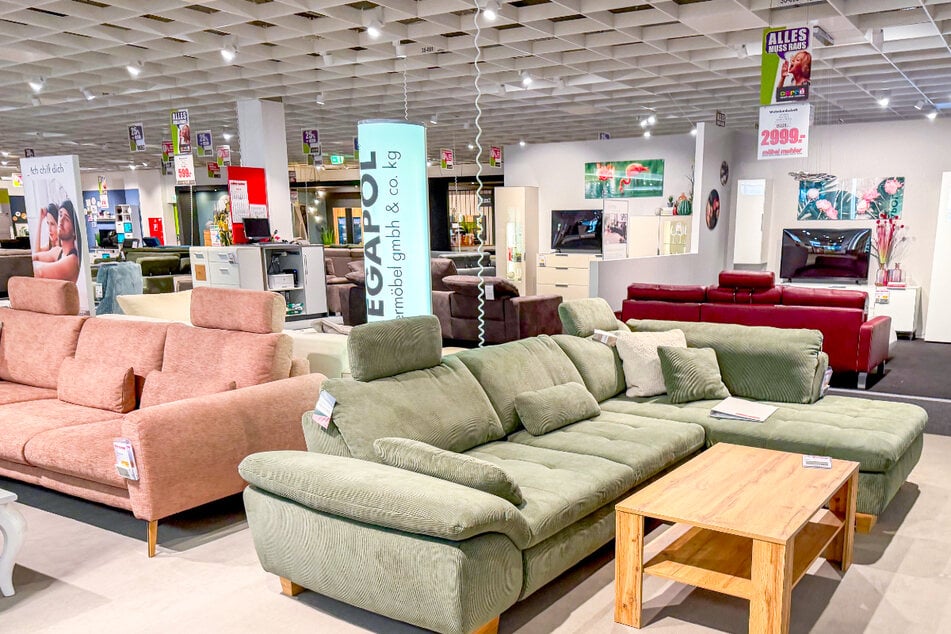 35 Prozent plus zusätzlich 10 Prozent extra auf Traumsofas wie diese gibt's aktuell bei Möbel Mahler in Siebenlehn.