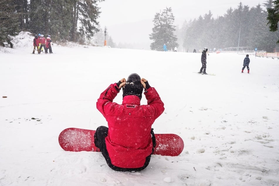 Rodeln ist dieses Wochenende an vielen Orten im Harz möglich. (Symbolbild)