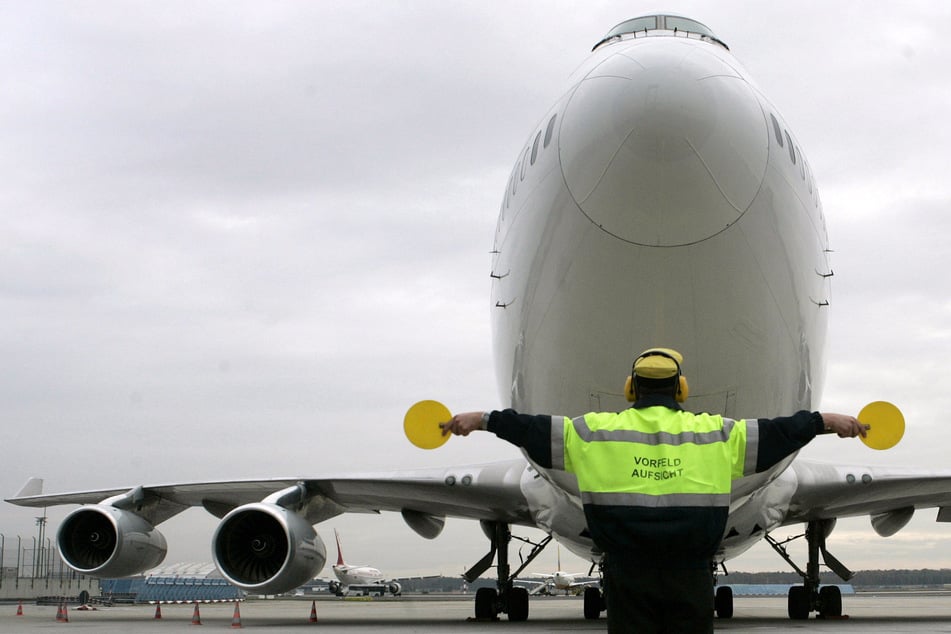 Frankfurt: Geisterfahrer auf der Startbahn: Airbus sorgt am Frankfurter Flughafen für Aufregung