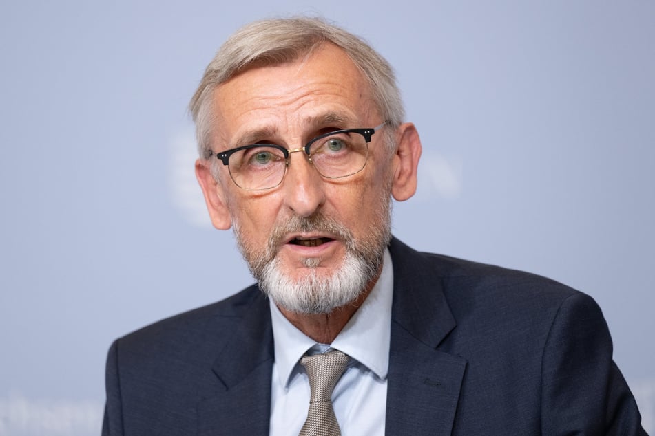 Innenminister Armin Schuster (63, CDU) verspricht Aufarbeitung.