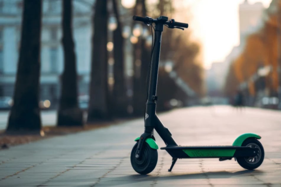 Aus einem Mehrfamilienhaus wurde ein E-Scooter der Marke Xiaomi geklaut. (Symbolbild)