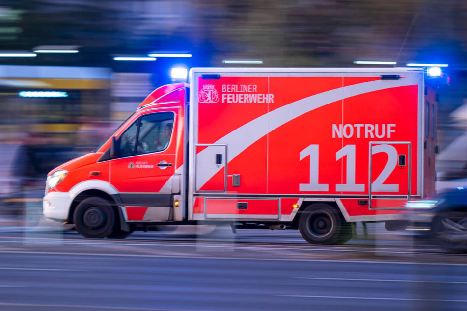 Nach Autounfall in Berlin: Passanten reanimieren 28-Jährigen erfolgreich