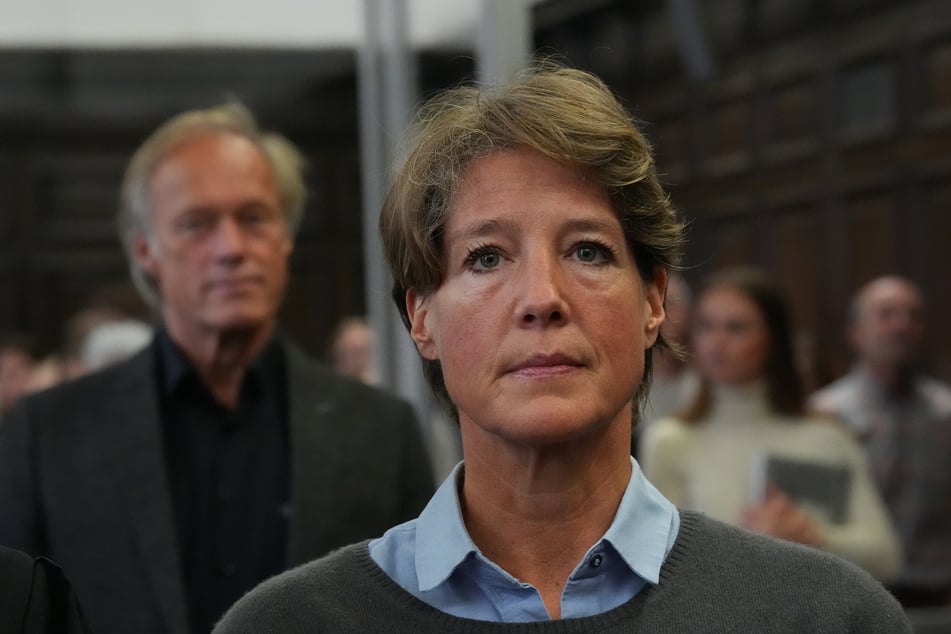 Christina Block (52) wird vorgeworfen, die Entführung ihrer Kinder Theo und Klara in Auftrag gegeben zu haben. Ihr Partner Gerhard Delling (66) ist wegen Beihilfe angeklagt. Beide bestreiten die Vorwürfe.