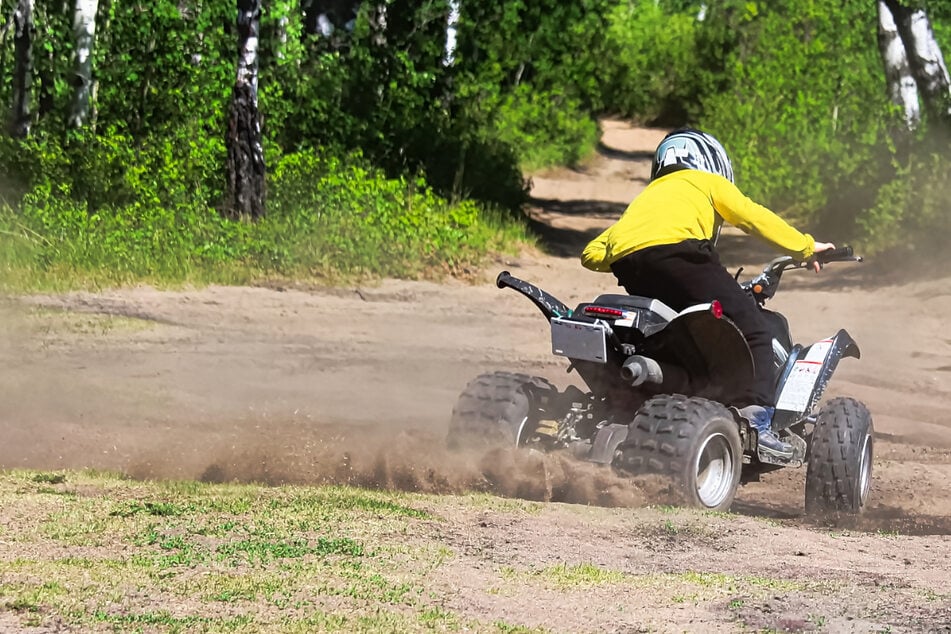 Ein Quadfahrer griff in Oberbayern einen Mann auf einem Fahrrad an. (Symbolfoto)