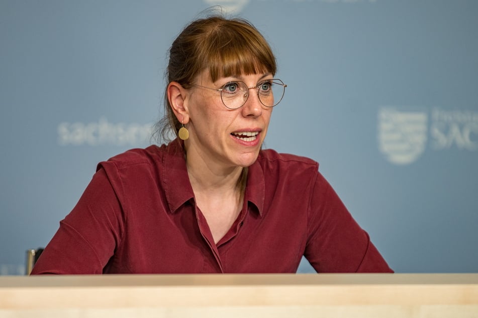 Muss Jens Maier eigentlich wieder in ein Dienstverhältnis als Richter übernehmen: Justizministerin Katja Meier (42, Grüne).