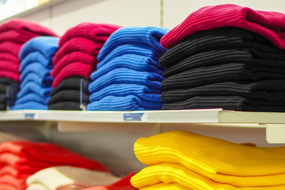 Hier gibt's hochwertige Belmina Reliefpullover für nur 13,99 Euro