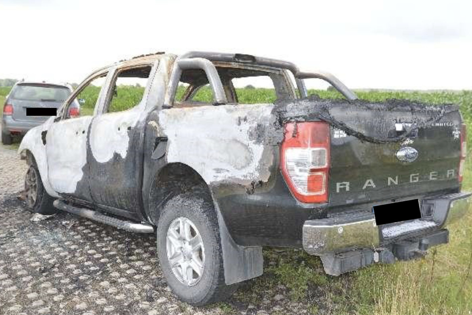 Ford Ranger abgefackelt: Polizei sucht nach Zeugen