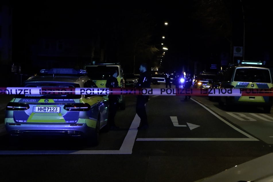 Im Hamburger Stadtteil Eidelstedt wurde in der Nacht zu Mittwoch eine Person durch einen Schuss verletzt.