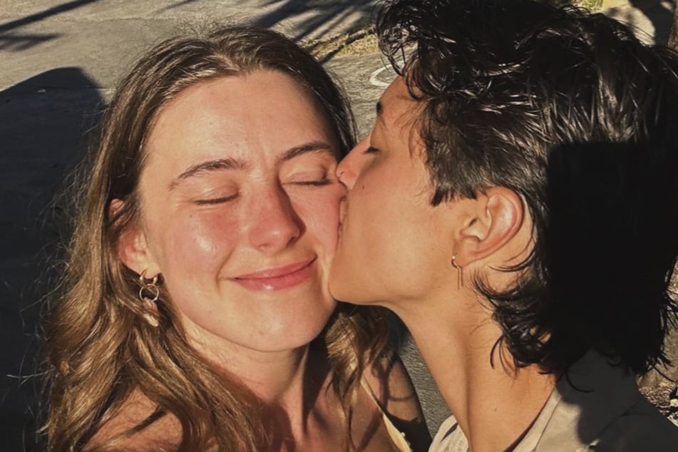 Lucia (28, l.) und Seleya (24) sind seit ihrem "Princess Charming"-Rauswurf ein Paar.