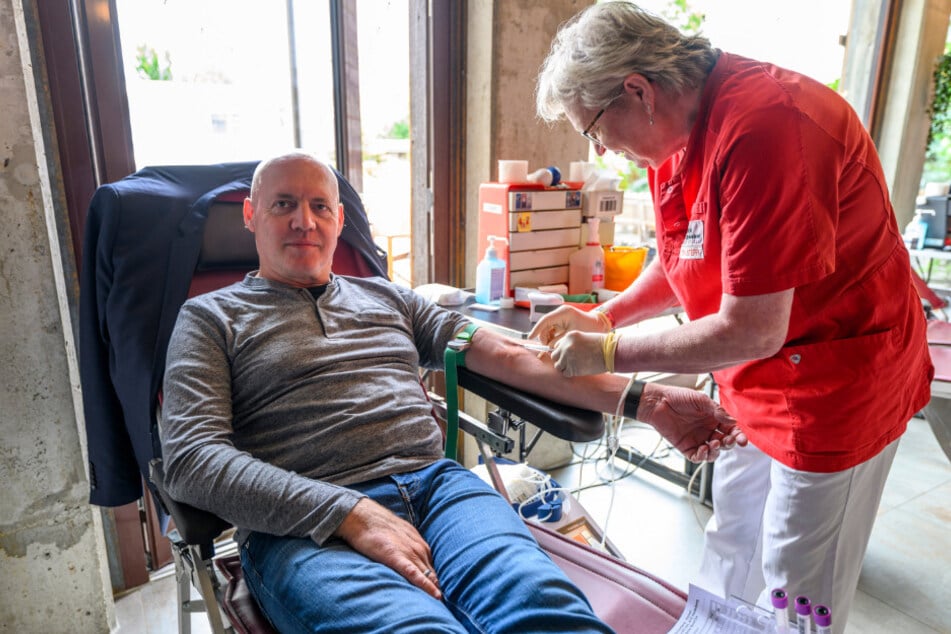 Holger Neuber (63) spendet seit über 20 Jahren Blut.