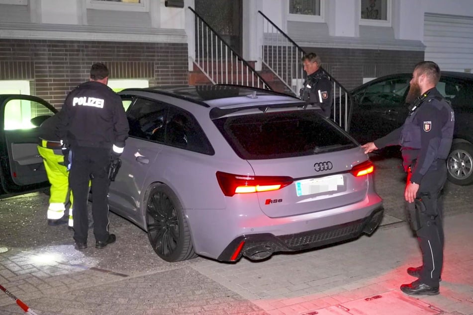 In der Nacht blieb die Straße Lüttenheid für mehrere Stunden vollständig gesperrt.