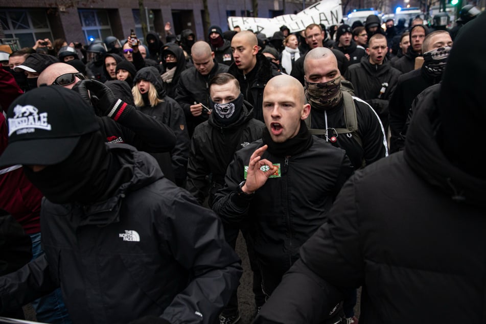 Die Schläger wollten an der rechtsextremen Demo in Friedrichshain teilnehmen.