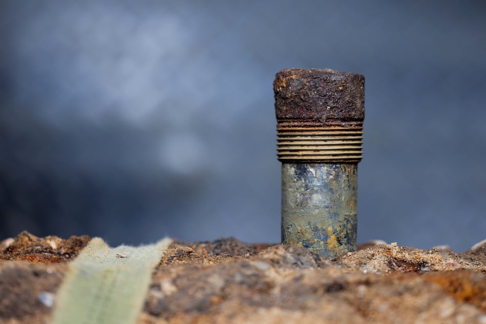 Weil der Zünder der gefundenen Weltkriegsbombe defekt ist, muss das Kampfmittel gesprengt werden. (Symbolbild)
