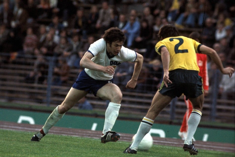 Vogel (links) ist und bleibt Rekordspieler der DDR-Oberliga.