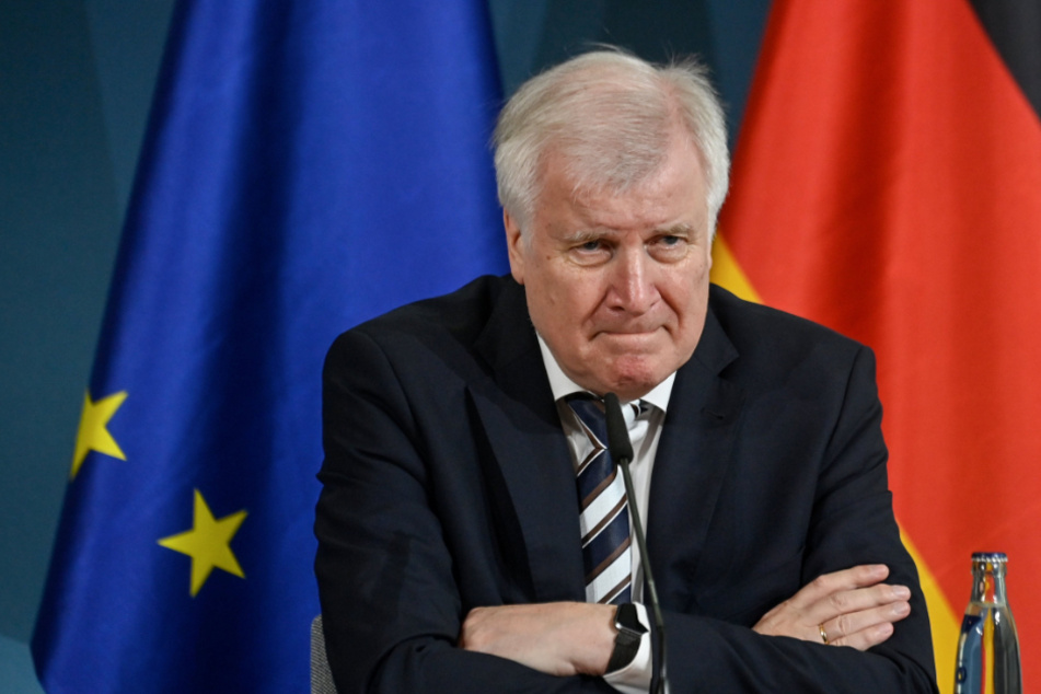 Horst Seehofer, Bundesminister des Innern, für Bau und Heimat, gibt im Bundesinnenministerium ein Pressestatement ab.