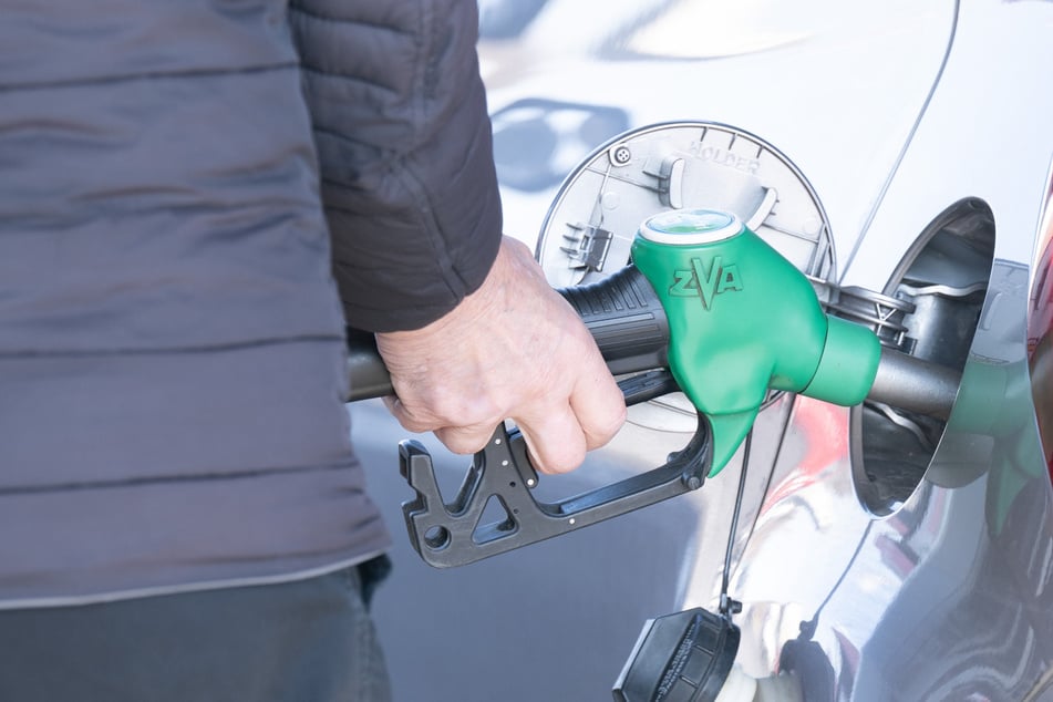 Berlin: Wut über Spritpreise trifft Tankstellen-Kassen: "Du bist zu teuer!"