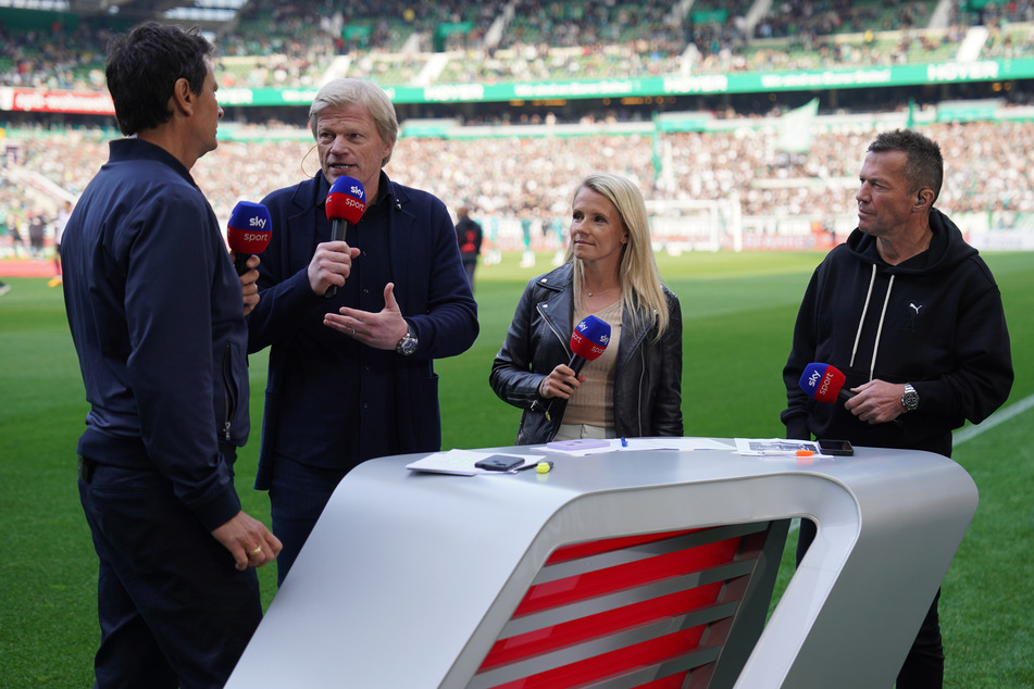Oliver Kahn (53, 2.v.l.) hat sich vor dem Spiel des FC Bayern München beim SV Werder Bremen deutlich geäußert.