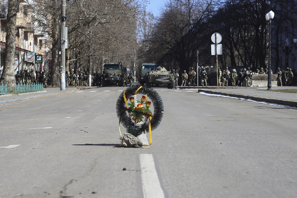 Die russische Armee hat die ukrainische Stadt Cherson unter Kontrolle. Seit der Eroberung gibt es immer wieder Proteste der Bevölkerung.