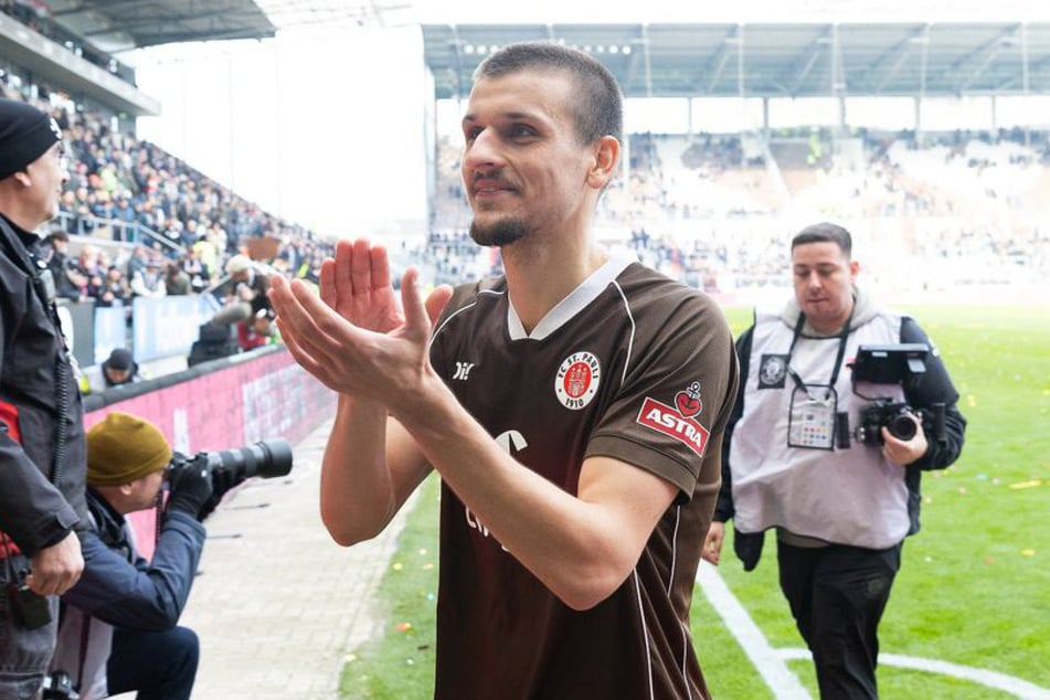 St. Paulis Abwehrspieler Adam Dzwigala (28) überzeugte gegen Hertha BSC Berlin mit einer starken Leistung.