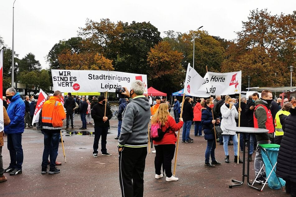 Nur einen Tag nach dem 16 Stunden andauernden Streik der LVB gehen am Freitag unter anderem Leipzigs Stadtreinigung sowie viele Kindertagesstätten für mehr Geld auf die Straße.