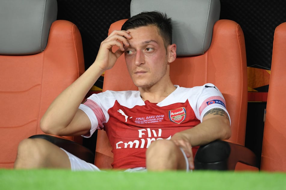 Nächster Nackenschlag für den Weltmeister von 2014: Ex-Nationalspieler Mesut Özil (25) steht beim FC Arsenal wohl endgültig vor dem Aus.