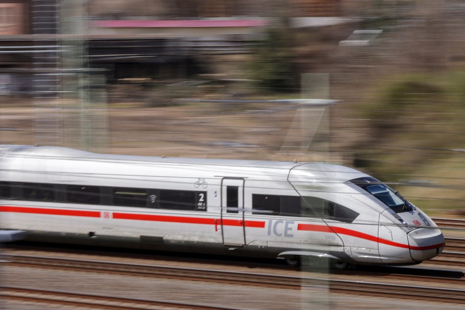 Es werden 60 Kilometer Gleise und zehn Weichen erneuert. (Symbolfoto)