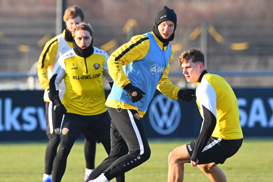 Zuletzt fehlte sogar Vinko Sapina (30, 2.v.r.), obwohl er wieder gesund war.