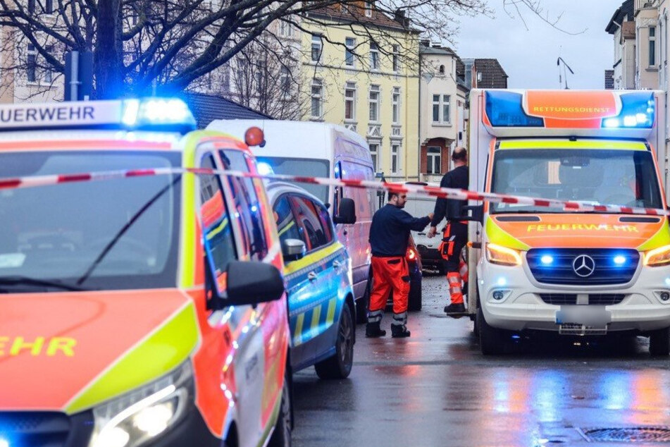 Nahe Spielplatz: Zwei Männer durch Schüsse schwer verletzt