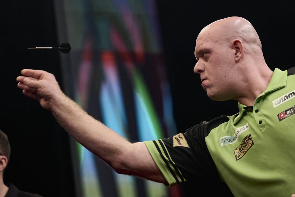 Darts-Star Michael van Gerwen (35) klagt über einen Unterbiss und legt sich daher nun unters Messer.