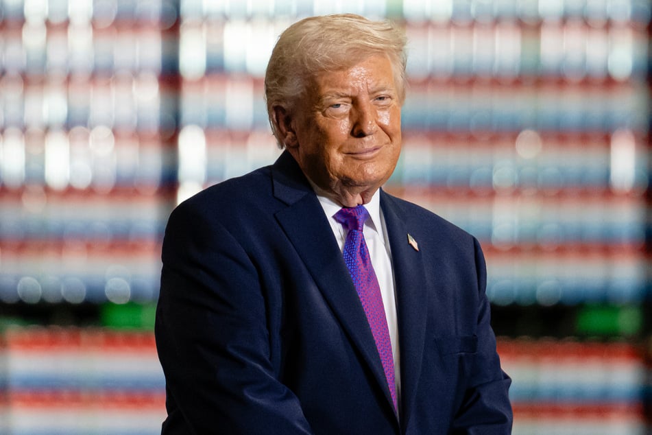 Trump (79) rechnet die gestiegenen Benzinpreise in seinem Land auf ganz eigene Weise schön.