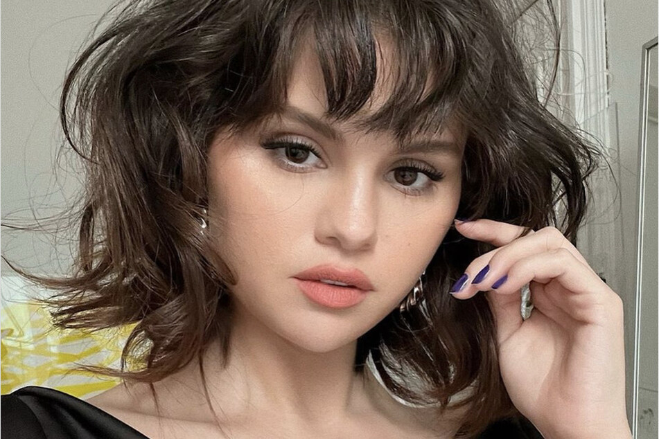 On Thursday, Selena Gomez addressed her love life in a hilarious TikTok clip.