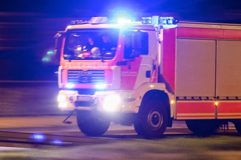 Die Gardelegener Feuerwehr war mit sechs Wagen und 22 Kräften vor Ort. (Symbolbild)