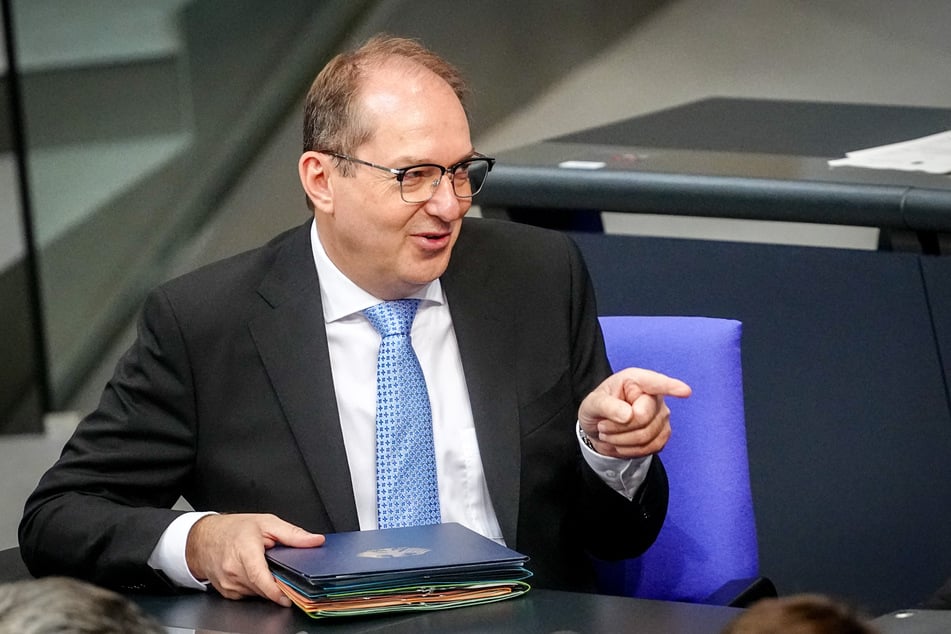 Alexander Dobrindt (55, CSU), Bundesinnenminister, sagt Nein zum Berliner Aufnahmeprojekt für Flüchtlinge.