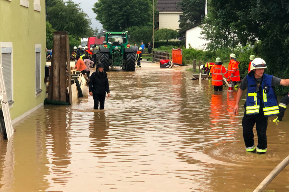 Unfälle und Überflutung: Oberfranken kämpft nach Gewitter gegen Wassermassen