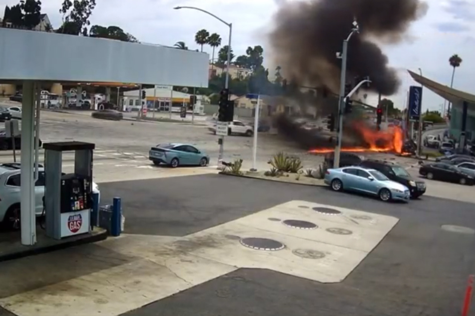 In Los Angeles, a car sped into a busy intersection at high speeds.