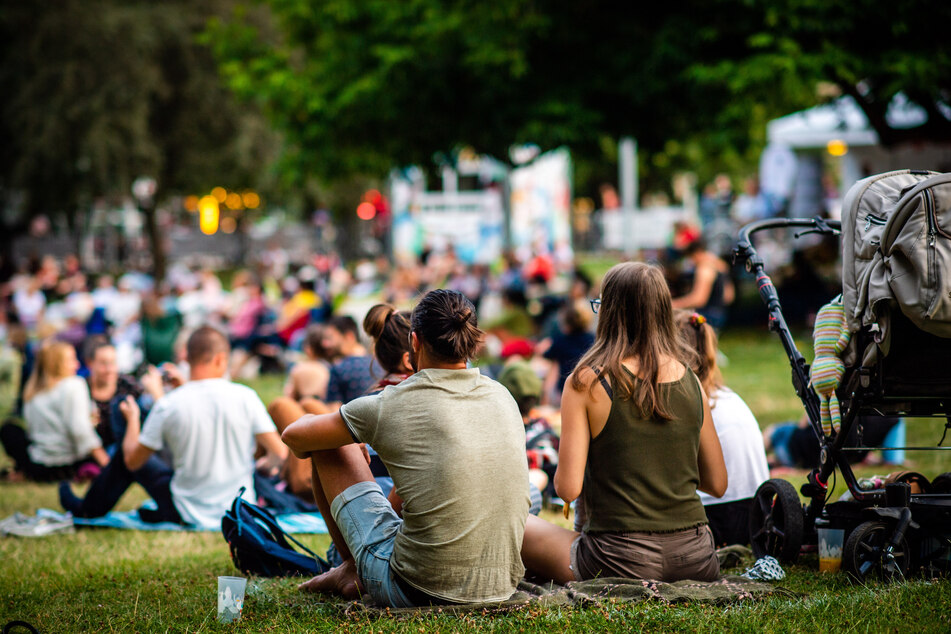 Open-Air-Veranstaltungen, wie hier der Parksommer in Chemnitz, sind nun auch im Erzgebirge wieder erlaubt.