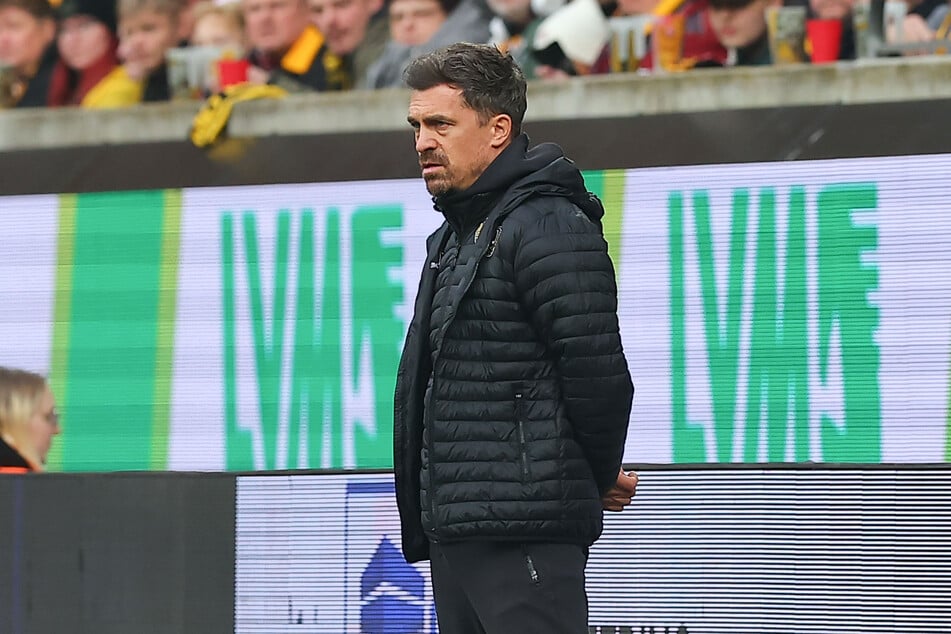 Thomas Stamm (42) ärgert sich über das Defensivverhalten seiner Spieler nach Standards.