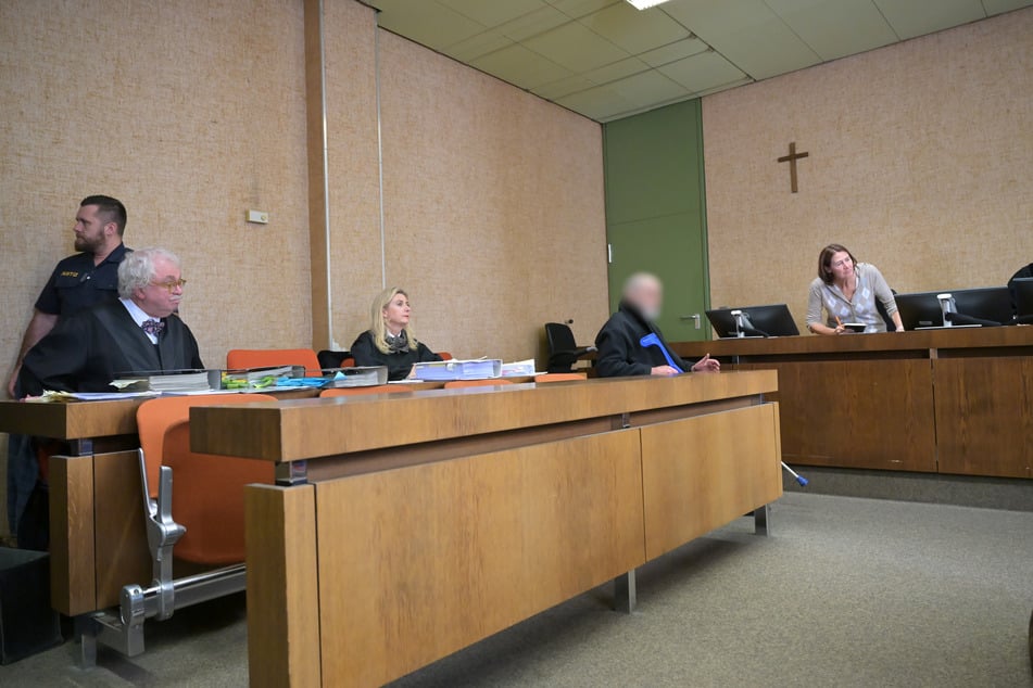 Der katholische Priester soll eine junge Frau im Landkreis Dachau vergewaltigt haben.